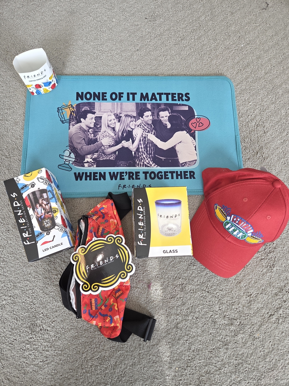 FRIENDS Coffee Mat, Led Candle, Shot Glass & Red Central Perk Cap Gift Set